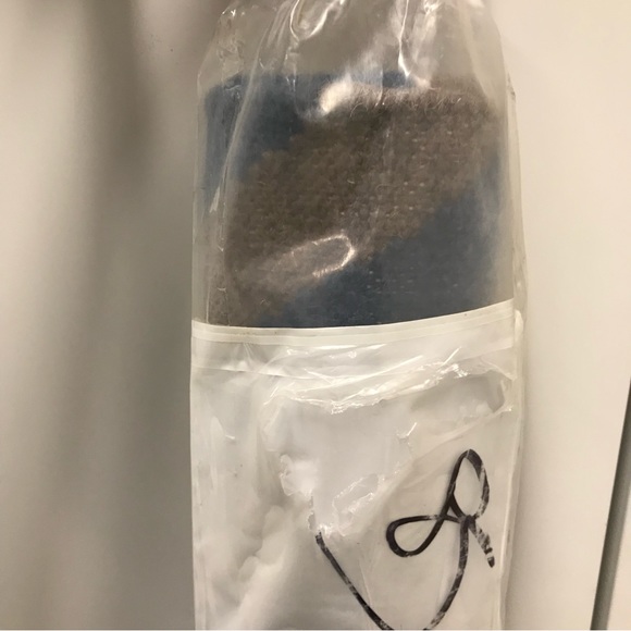 2’x3’ Dwell Studio Rug - Offset Zag - Picture 3 of 5